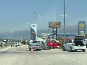 Τέσσερις τραυματίες σε τροχαίο στην Πεδινή