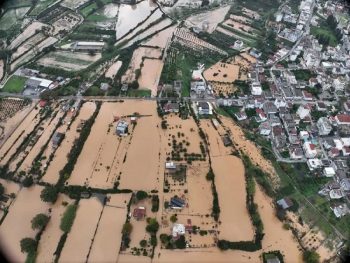 Μετά τις πυρκαγιές, ήρθαν οι πλημμύρες… Η Φιλιππιάδα κάτω από νερά και λάσπη