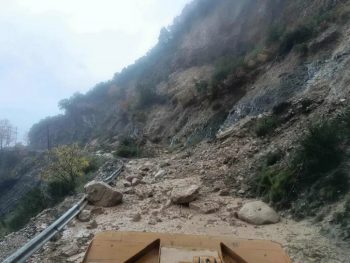 Μεγάλες ζημιές και αποκλεισμένα χωριά στα Κεντρικά Τζουμέρκα