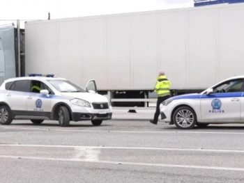 Νταλίκα συγκρούστηκε με ΙΧ στην Περιφερειακή των Ιωαννίνων