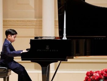 Εντυπωσίασε το κοινό της Κρήτης ο 10χρονος πιανίστας Εμμανουήλ Κουτσάκης μέλος της ΣΟΝΕ