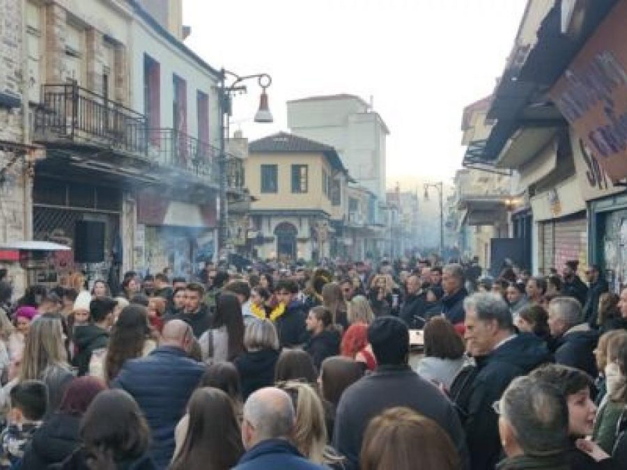  Τα Γιάννινα ξεφαντώνουν