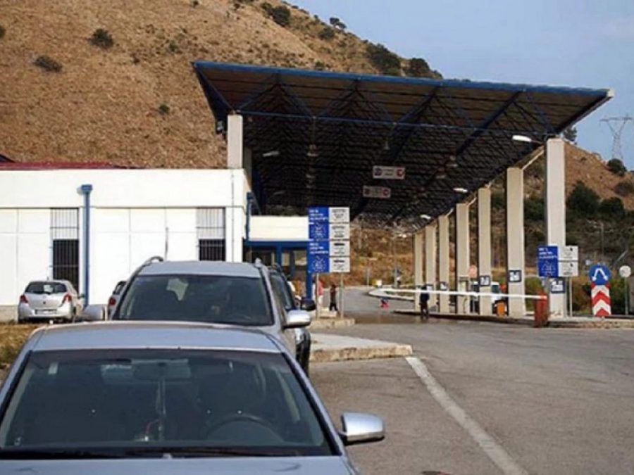 13 συλλήψεις στο Τελωνείο Μαυροματίου
