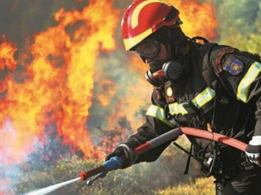 Υπό έλεγχο φωτιά στη Μανωλιάσα