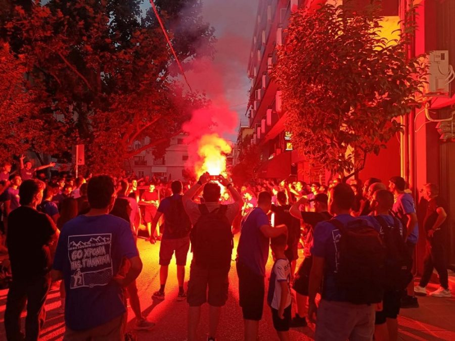 Η νύχτα έγινε μέρα για τα 60 χρόνια του ΠΑΣ Γιάννινα - Εντυπωσιακό θέαμα από τους οπαδούς του ΠΑΣ (video)