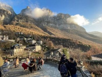 Υψηλές πληρότητες το τριήμερο αλλά δεν φτάνει