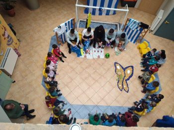 Έμαθαν το επάγγελμα στους λιλιπούτειους φίλους του ΠΑΣ οι ποδοσφαιριστές