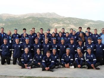Οι 42 αθλητές-τριες της Ελλάδας και τα 21 πληρώματα που θα πάρουν μέρος στο Βαλκανικό πρωτάθλημα στην Παμβώτιδα 