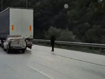 Αγροτικό προσέκρουσε σε φορτηγό στην Εγνατία Οδό