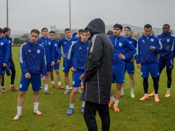 Δεν χαλαρώνουν οι ρυθμοί κάτω από τη βροχή 