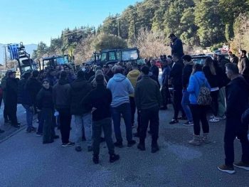 Έκλεισε η εθνική προς Κακαβιά- Μπλόκο στο Πολεμικό Μουσείο Καλπακίου