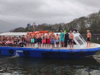 Με 29 τολμηρούς ο αγιασμός των υδάτων στη λίμνη Παμβώτιδα