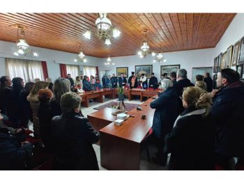 Μέσα σε κλίμα συγκίνησης και ελπίδας η κοπή της Πρωτοχρονιάτικης πίτας στο Δελβινάκι