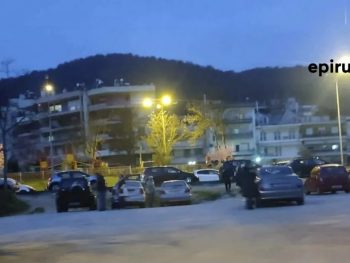 Αναστάτωση και ο κόσμος κατέφυγε στα αυτοκίνητα