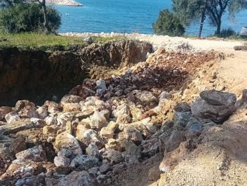 Παρέμβαση για τη διάβρωση στον Μύτικα – Σε τροχιά προστασίας η ακτογραμμή