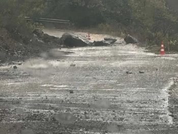 Καταπτώσεις στον επαρχιακό δρόμο Τύρια – Κερασέα λόγω βροχόπτωσης