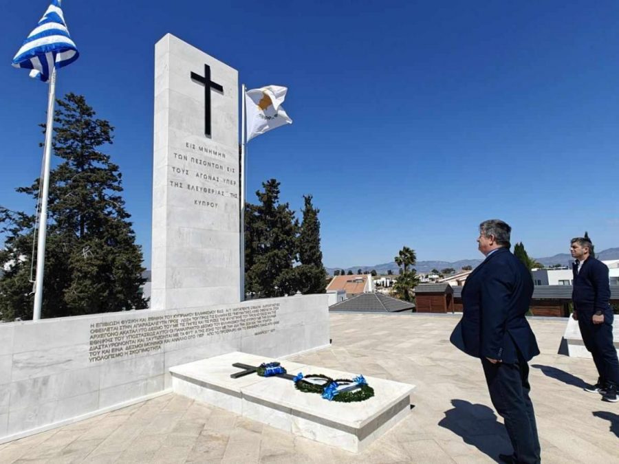 Στεφάνι στη μνήμη των Ηρώων στα Φυλακισμένα Μνήματα και τη Μακεοδονίτισσα κατέθεσε ο Δήμαρχος Πωγωνίου