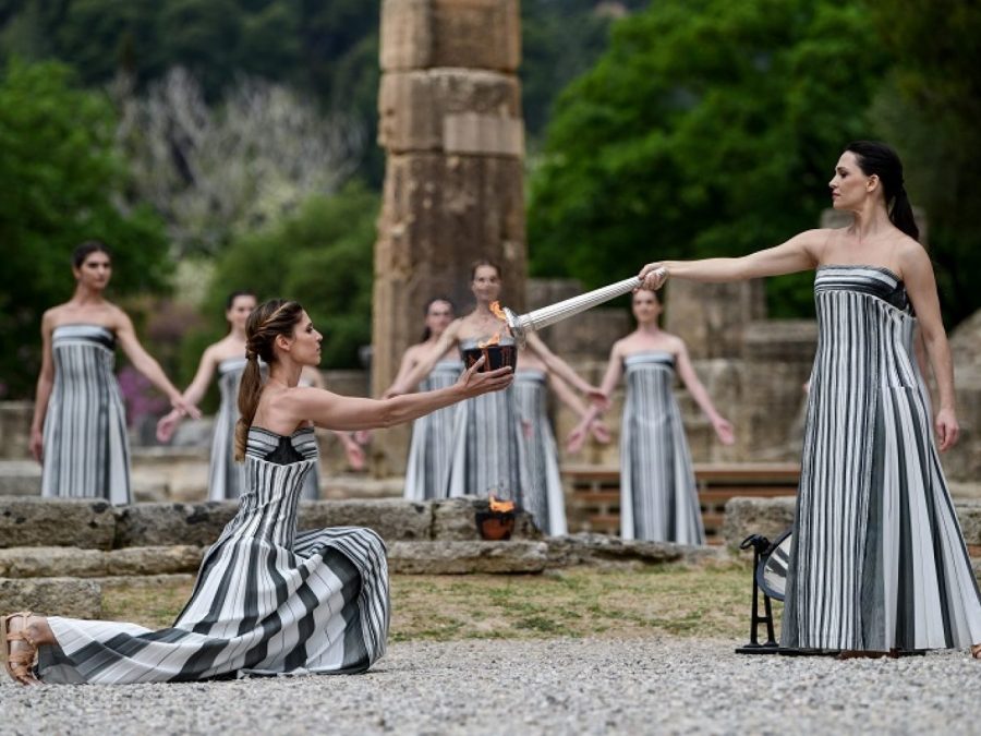 Η Ολυμπιακή Φλόγα ξεκίνησε το μαγικό της ταξίδι για το Παρίσι - Πρώτος λαμπαδηδρόμος ο Στέφανος Ντούσκος 