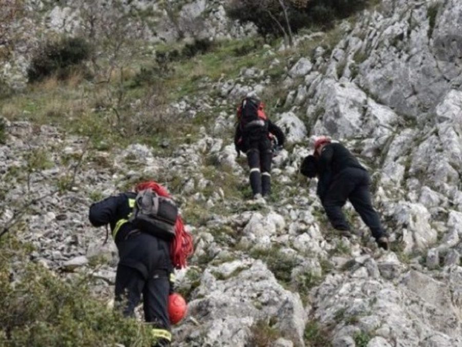 Άνδρας ανασύρθηκε τραυματισμένος από γκρεμό