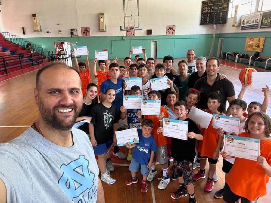 Ταξίδεψε στη Χίο το Ntougias Basketball Camp