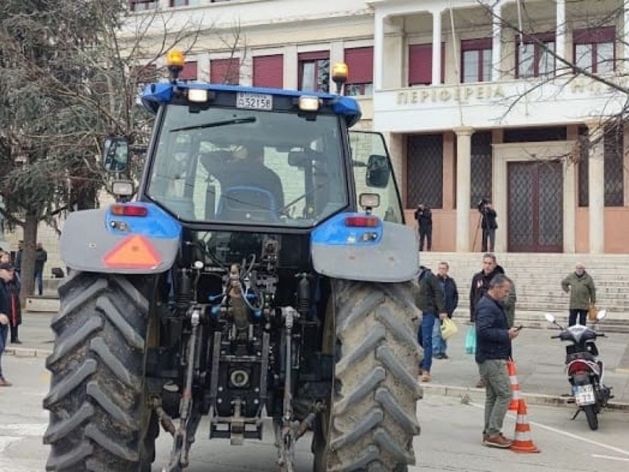 Τα αγροτικά θέματα στη συνάντηση με τον Περιφερειάρχη 