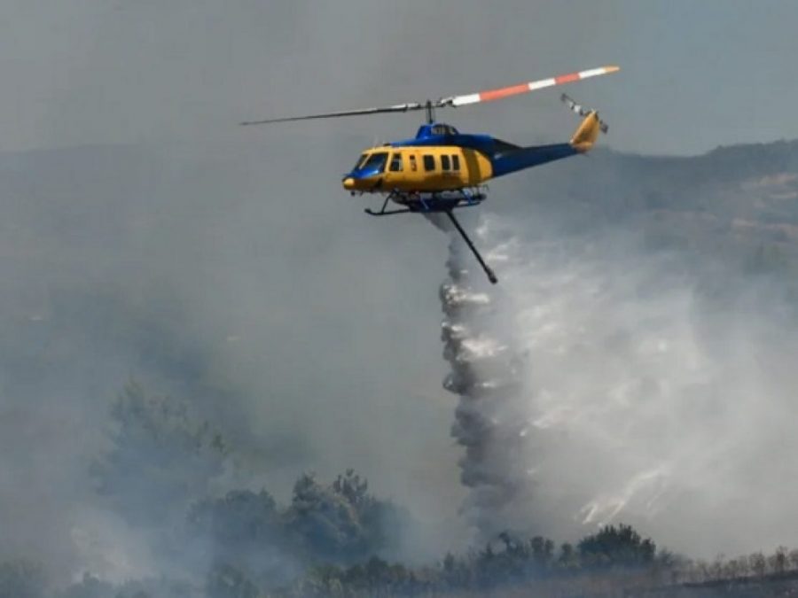 Κτίσματα: Αεροσκάφη και επίγειες δυνάμεις στη μάχη με τις φλόγες