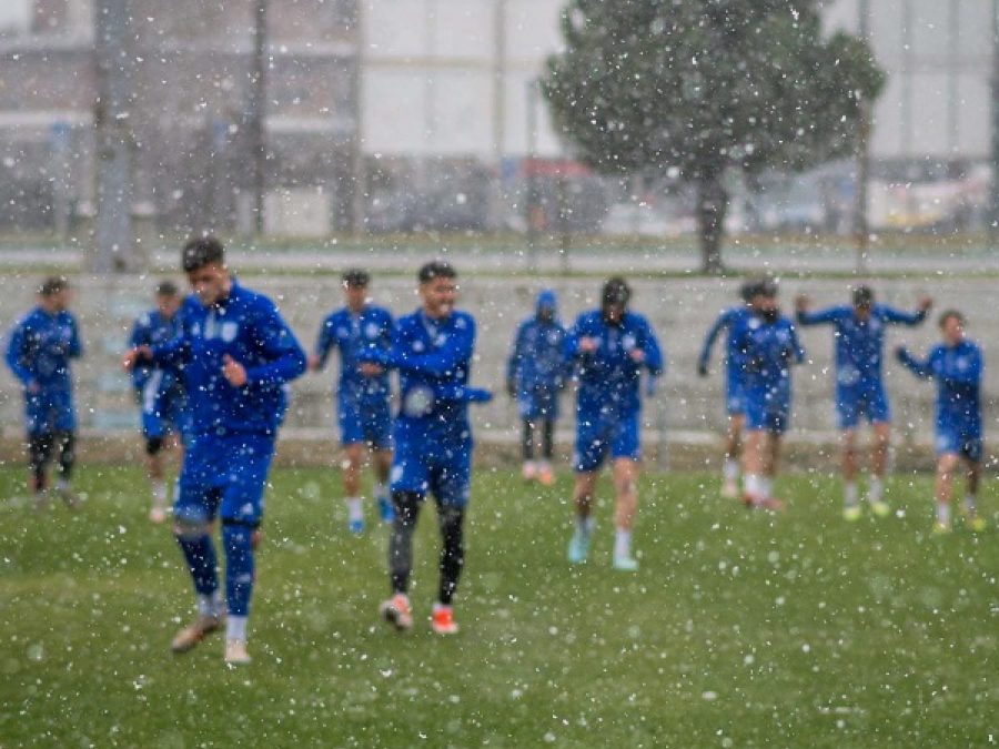 Προπόνηση στο χιόνι και κοπή της πρωτοχρονιάτικης πίτας 