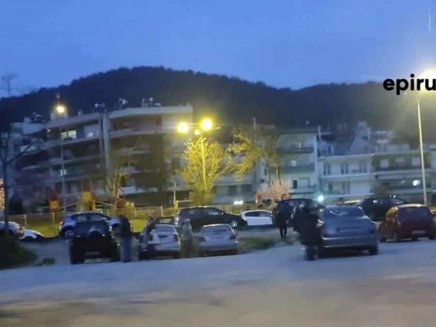 Αναστάτωση και ο κόσμος κατέφυγε στα αυτοκίνητα