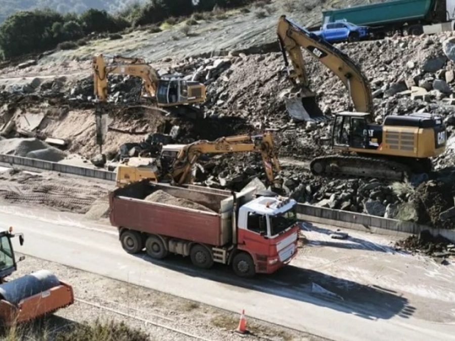 Νέες καταπτώσεις και αγώνας δρόμου για την Ιόνια Οδό