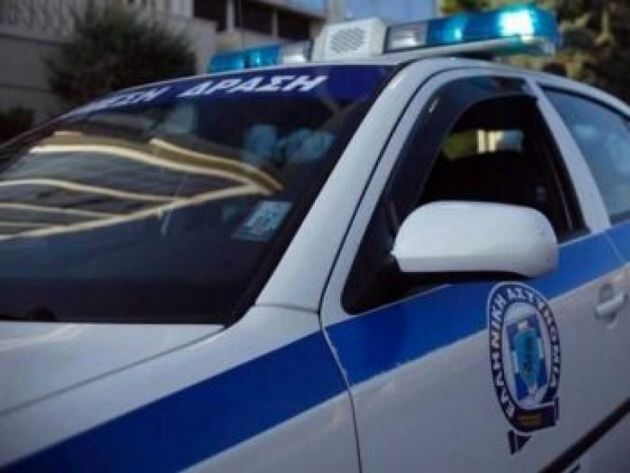 Έκλεψε πάνελ από στάση